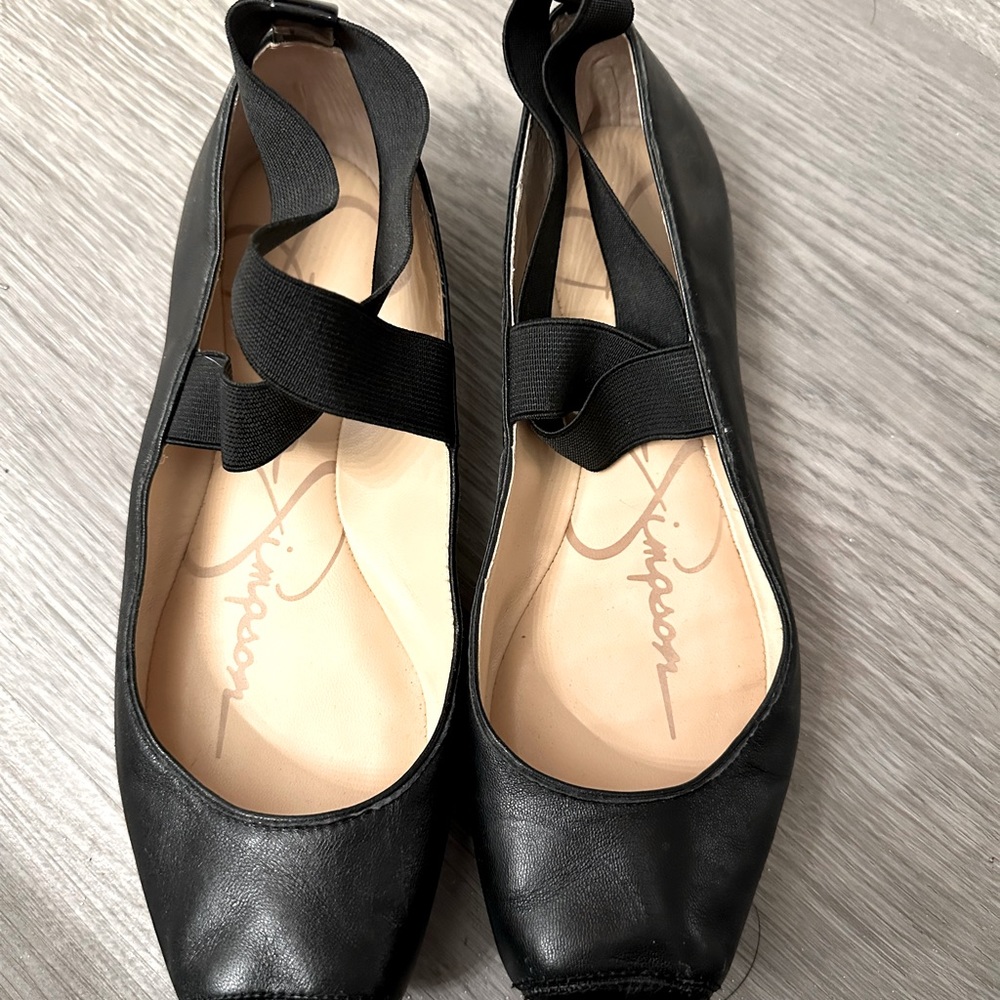 Jessica Simpson Mandalaye Leather Square-Toe
Criss Cross Straps Ballet Flats